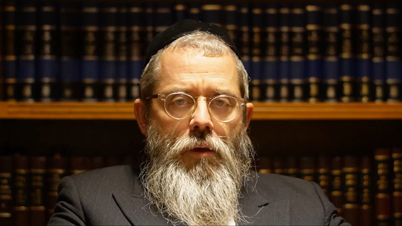 משה רבינו התבונן בדור שלנו והתמלא ענווה - מה הוא ראה? | צפו | כיכר השבת