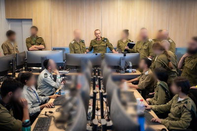 בהדרכת פוסקים ורבנים: עשרות חיילי קודקוד ישהו השבת בבסיסי המודיעין