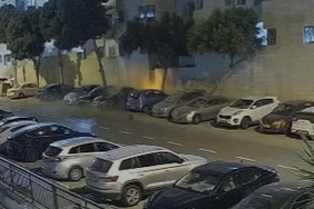 הבחורים נמלטים ושברי המיירט נופלים ברחוב הקבלן בירושלים | תיעוד דרמטי