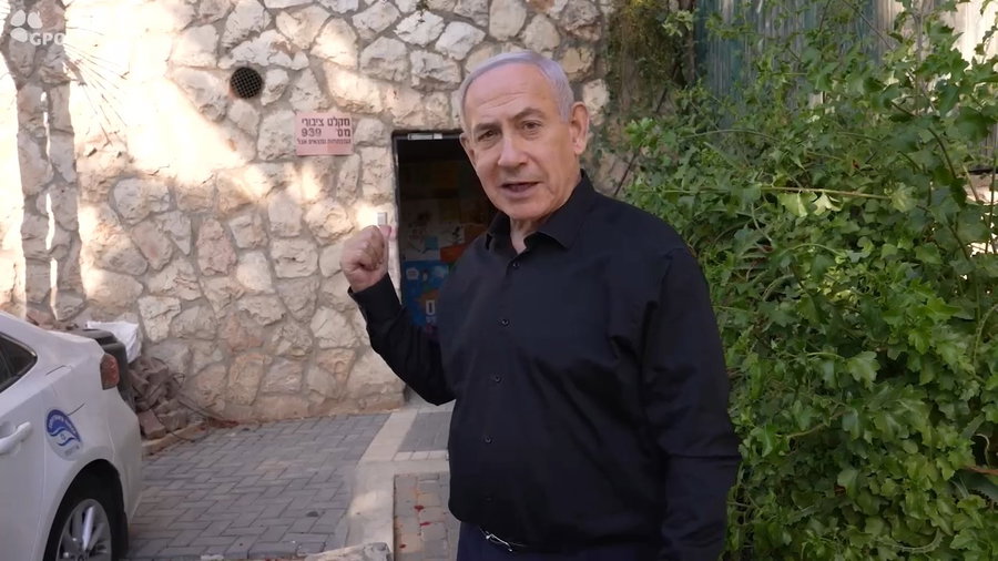 צפו בדברים