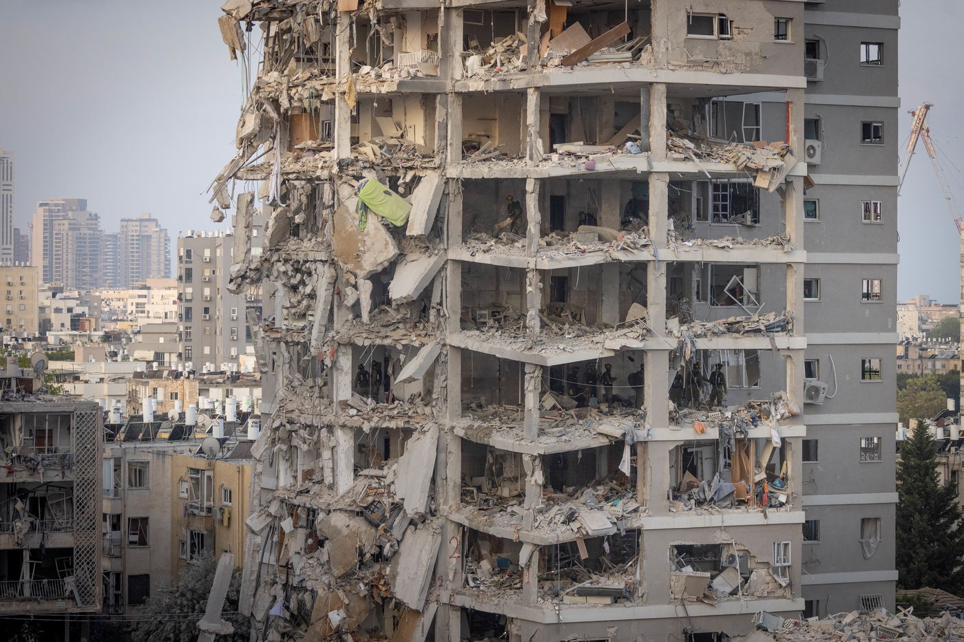 בניין בבת ים שנפגע מהטיל האיראני