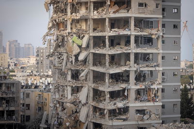 בניין בבת ים שנפגע מהטיל האיראני