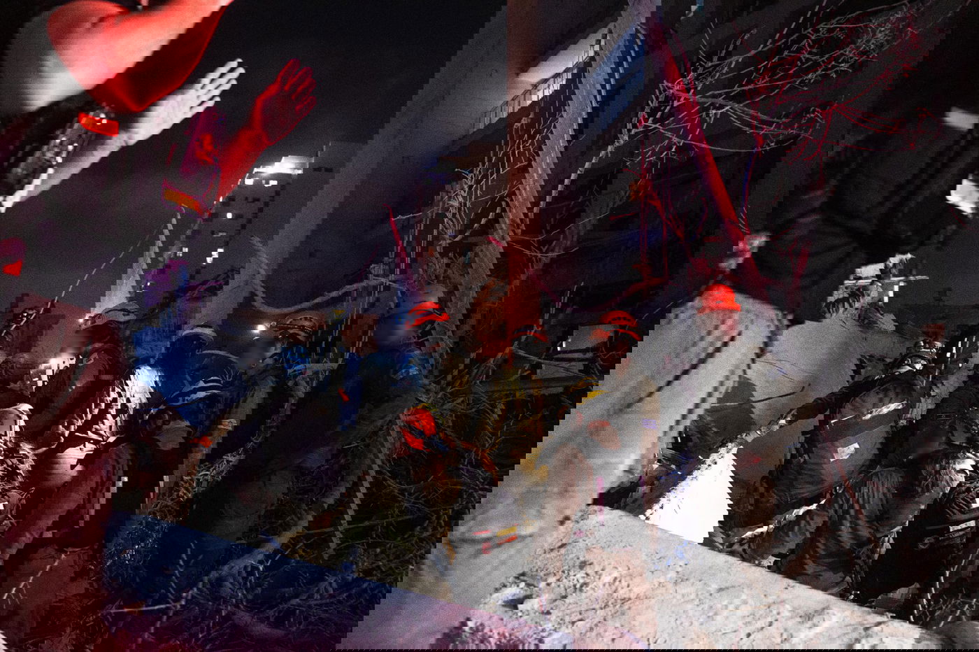 כוחות פיקוד העורף בזירת הנפילה בבת ים