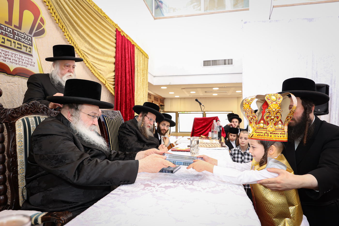 מסיבת חומש בתלמוד תורה נדבורנה