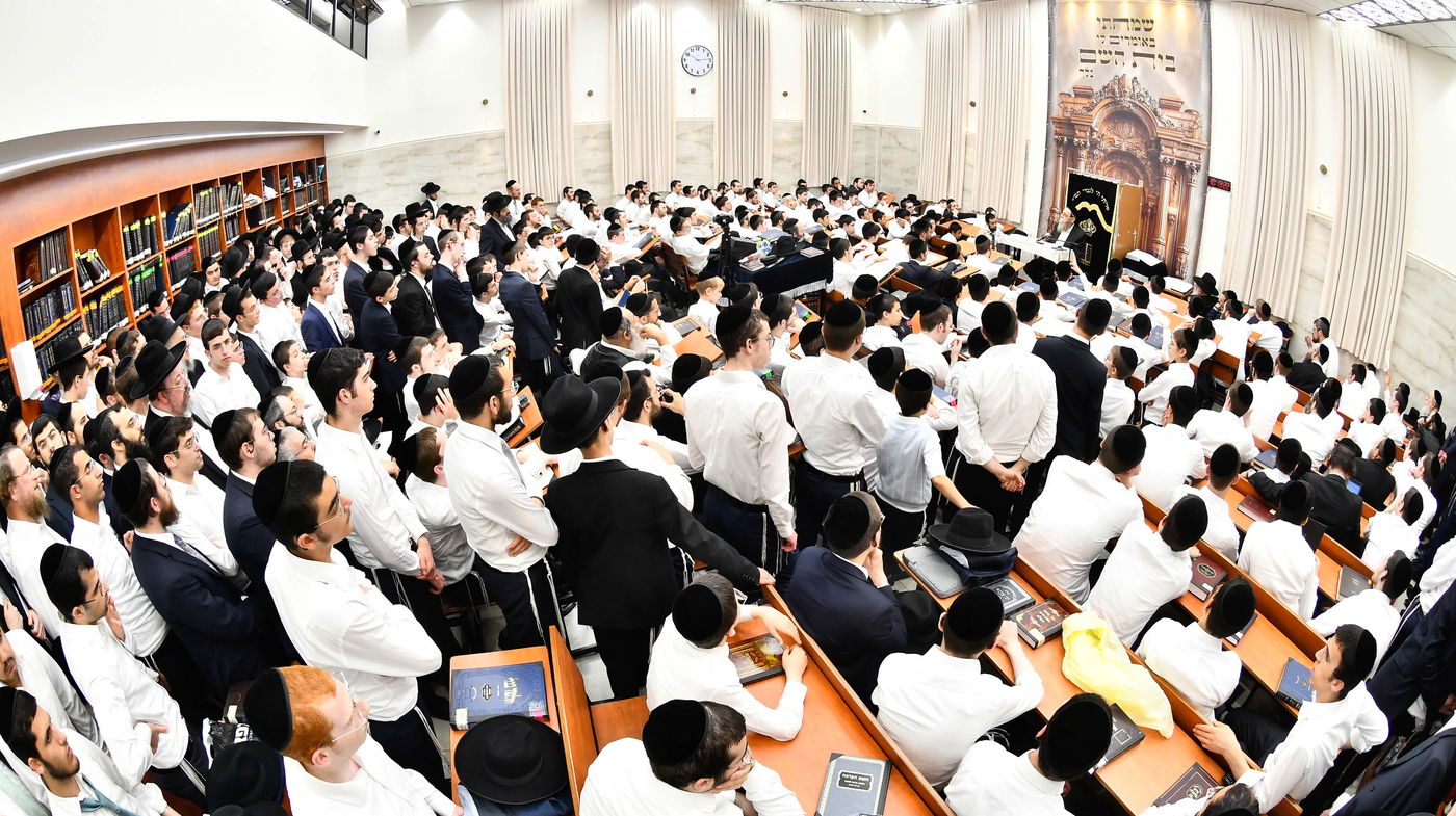הגאון רבי ישראל בונים שרייבר בשיחה בבית השם