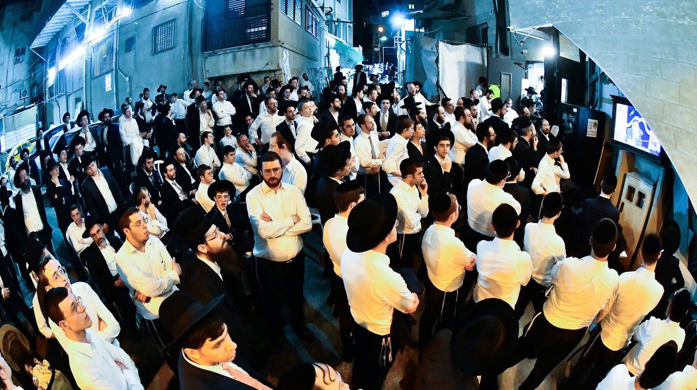 הגאון רבי ישראל בונים שרייבר בשיחה בבית השם