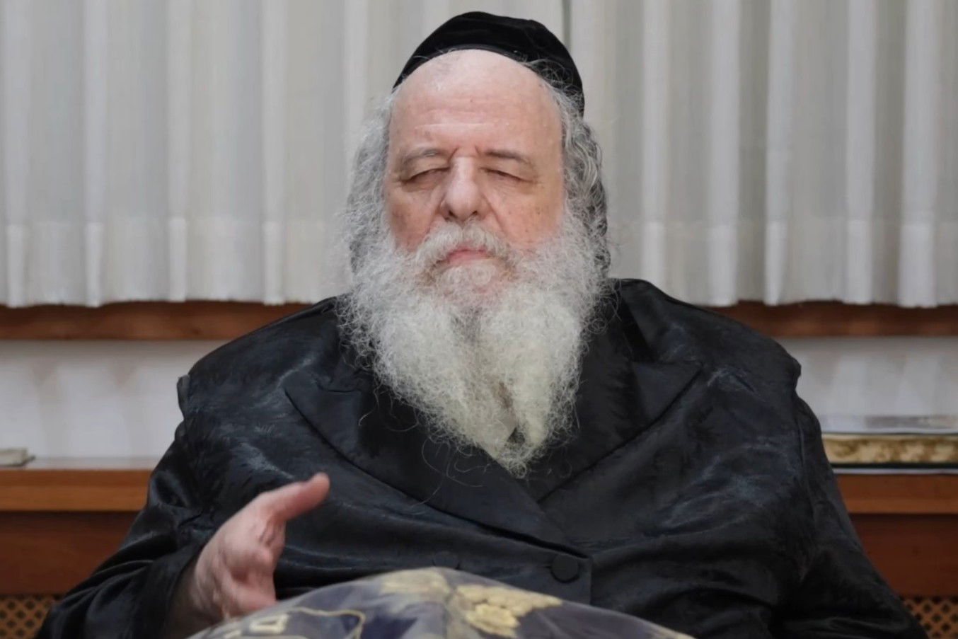 הגר"ש אלתר במסר חיזוק מיוחד: "יפוצו אויביך" בזכות "בנסוע הארון"