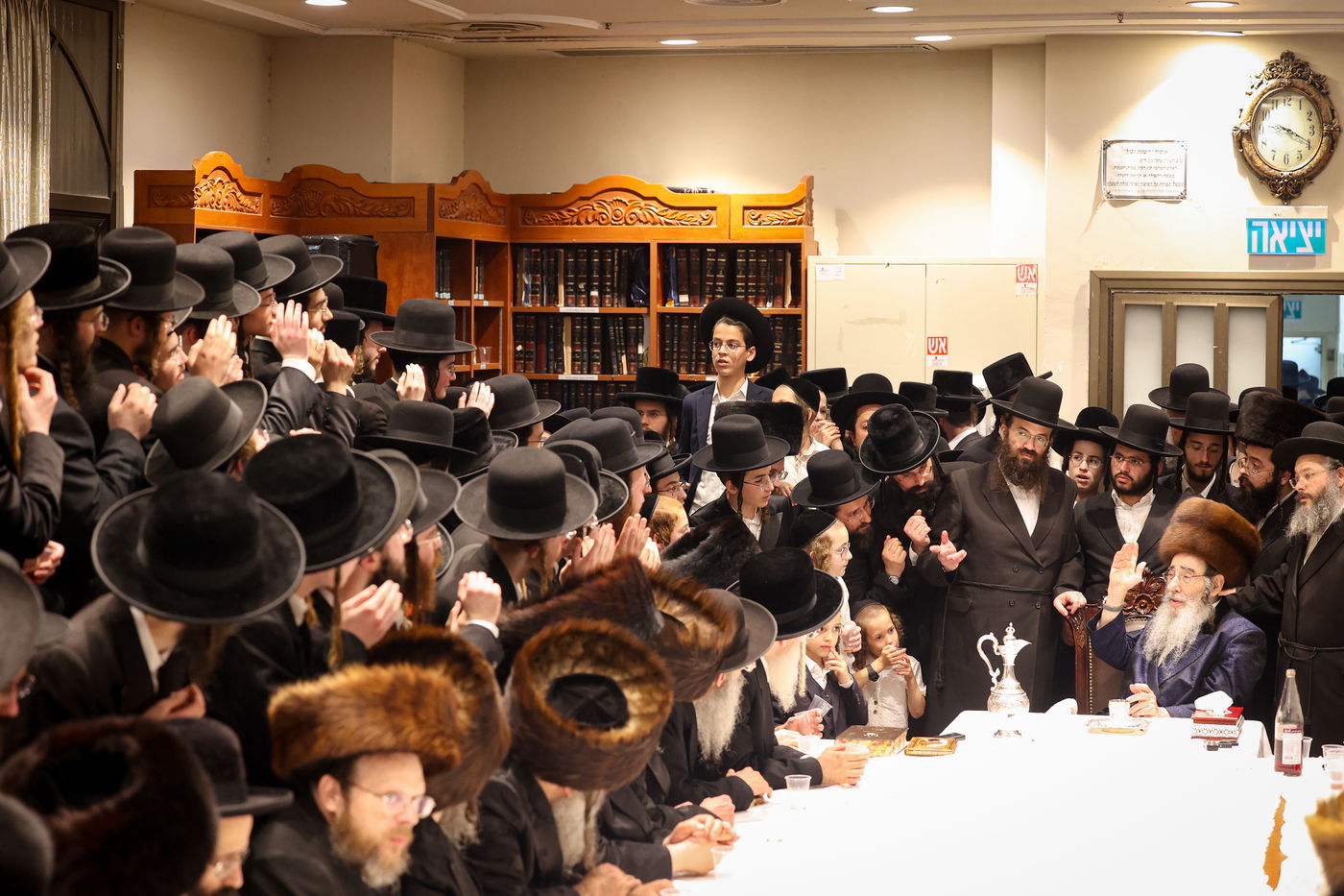 הכנסת ס"ת לישיבת אלכסנדר