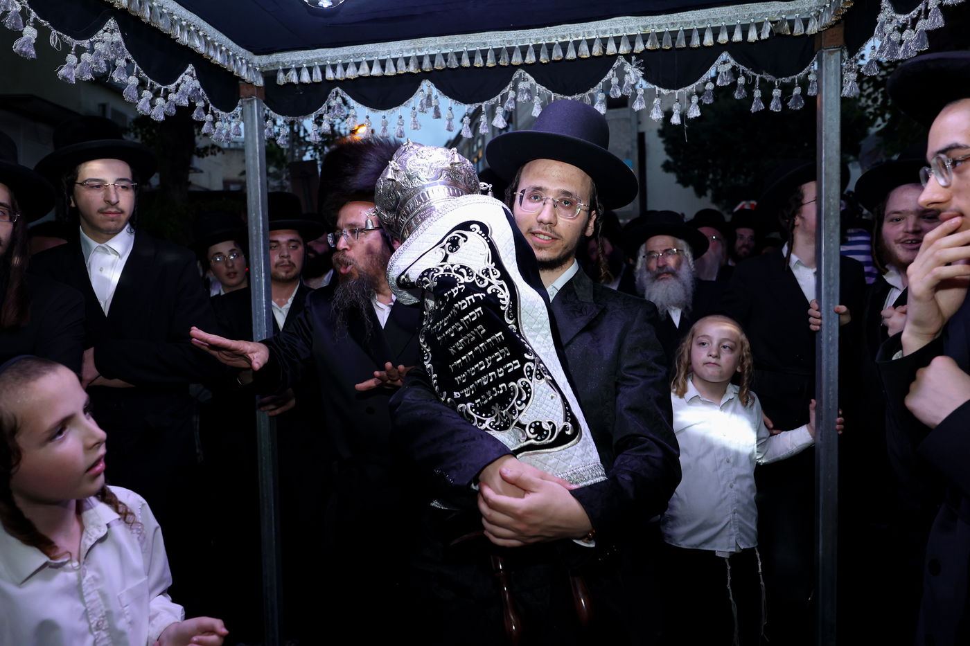 הכנסת ס"ת לישיבת אלכסנדר