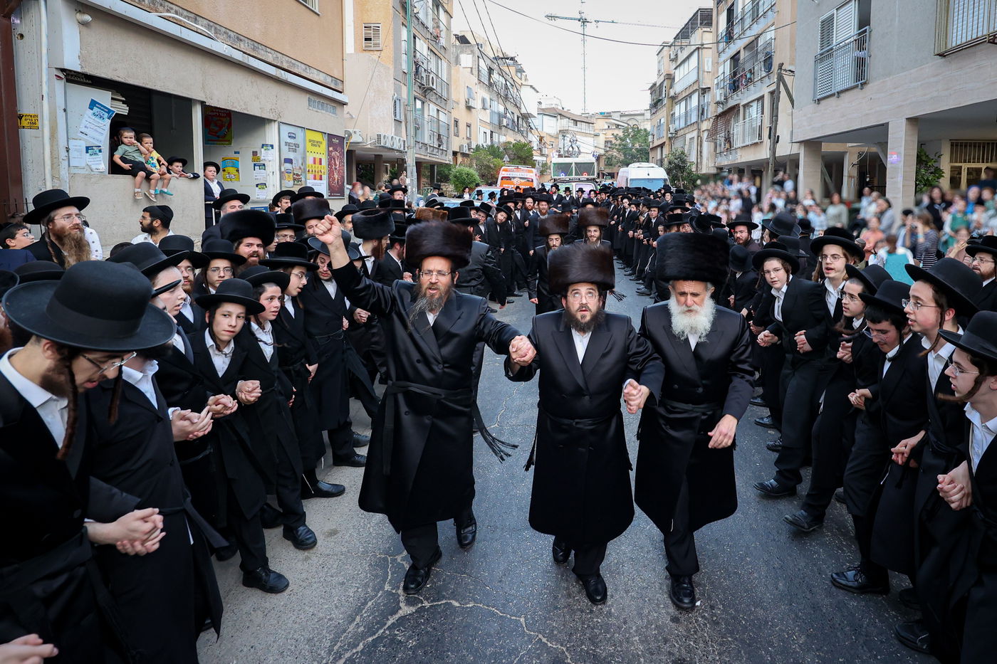 הכנסת ס"ת לישיבת אלכסנדר