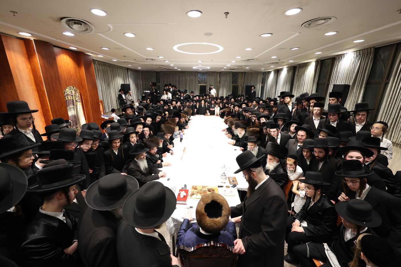 הכנסת ס"ת לישיבת אלכסנדר