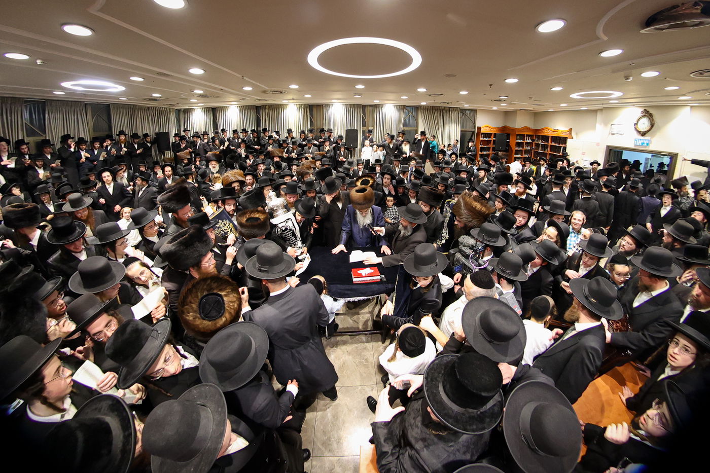 הכנסת ס"ת לישיבת אלכסנדר