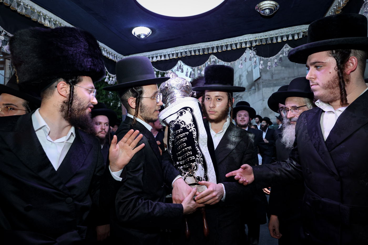 הכנסת ס"ת לישיבת אלכסנדר