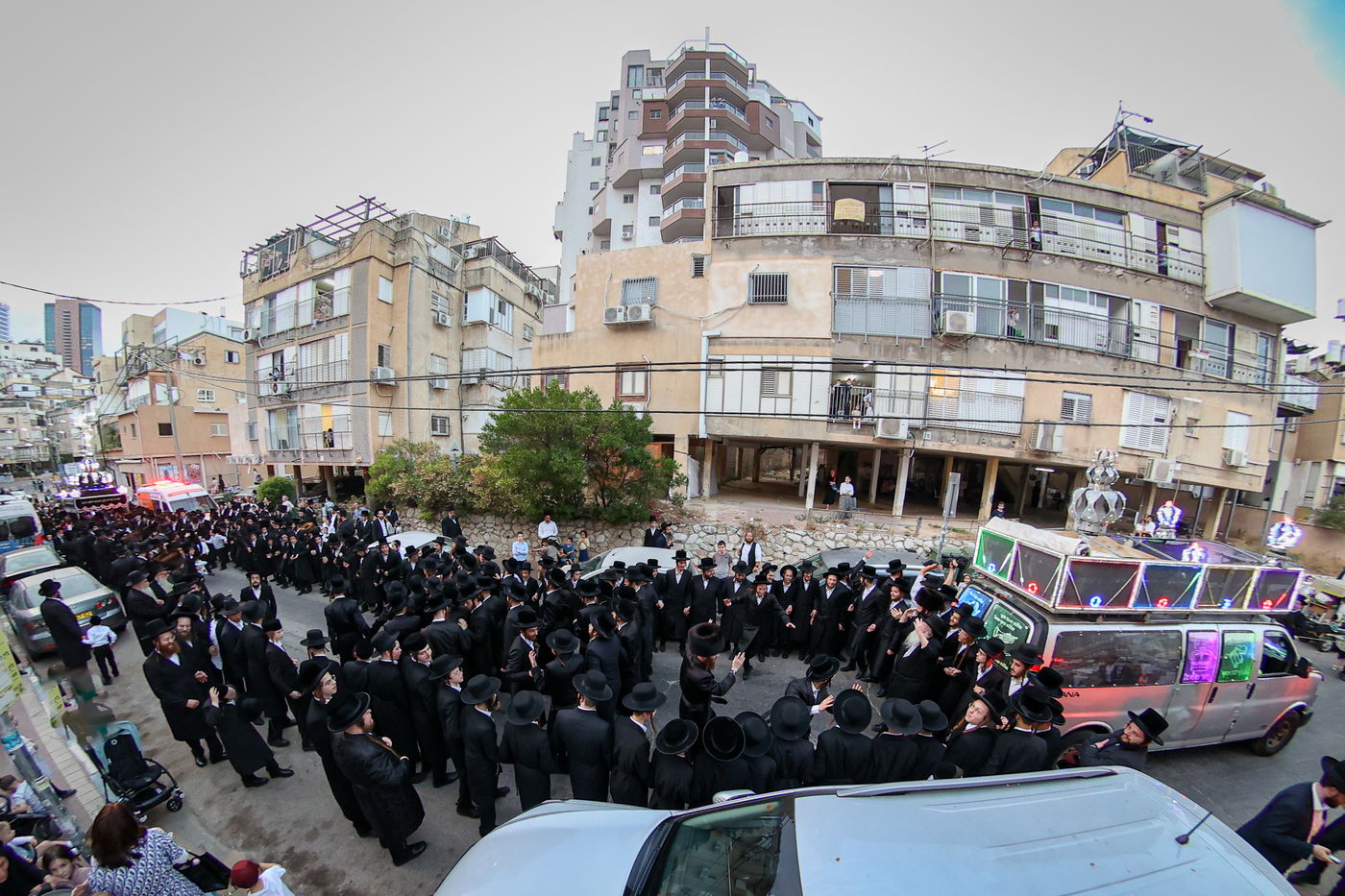 הכנסת ס"ת לישיבת אלכסנדר
