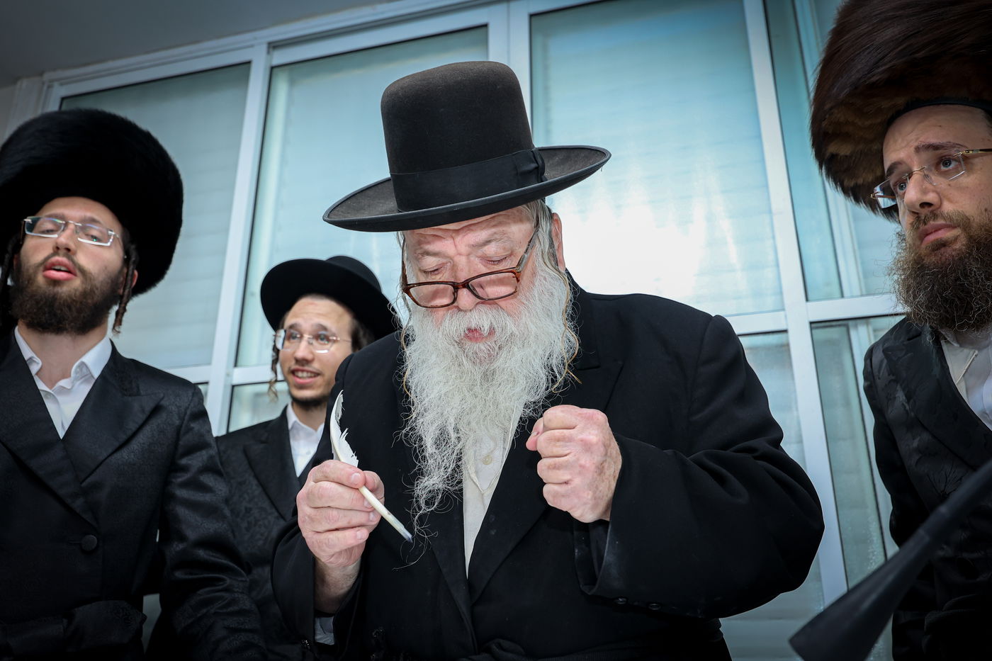 הכנסת ס"ת לישיבת אלכסנדר