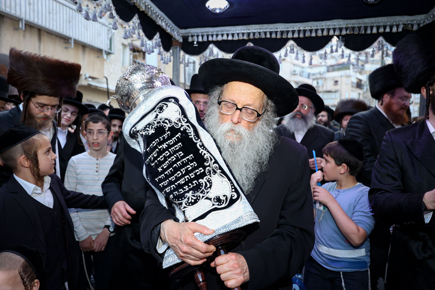 הכנסת ס"ת לישיבת אלכסנדר