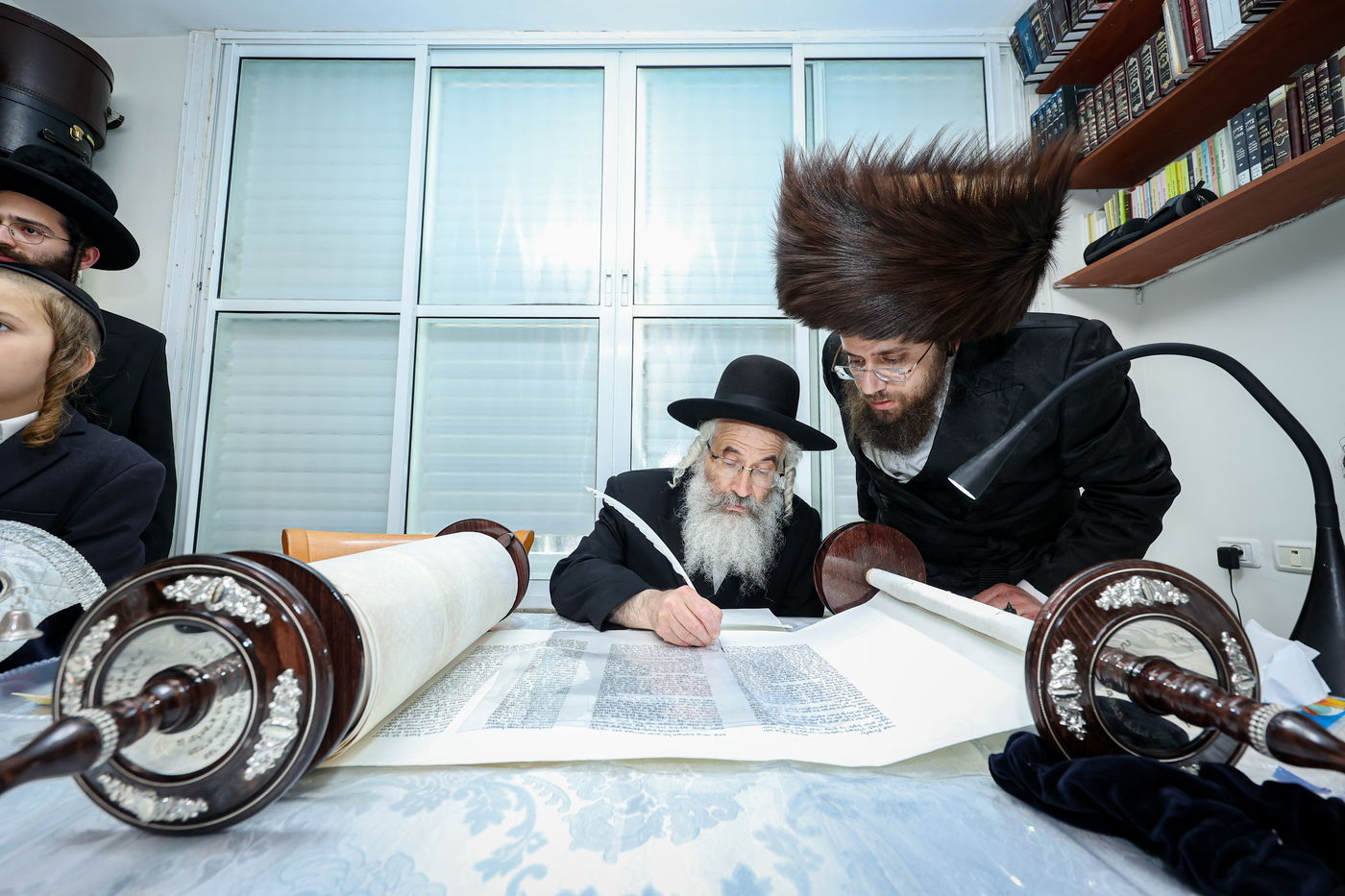 הכנסת ס"ת לישיבת אלכסנדר