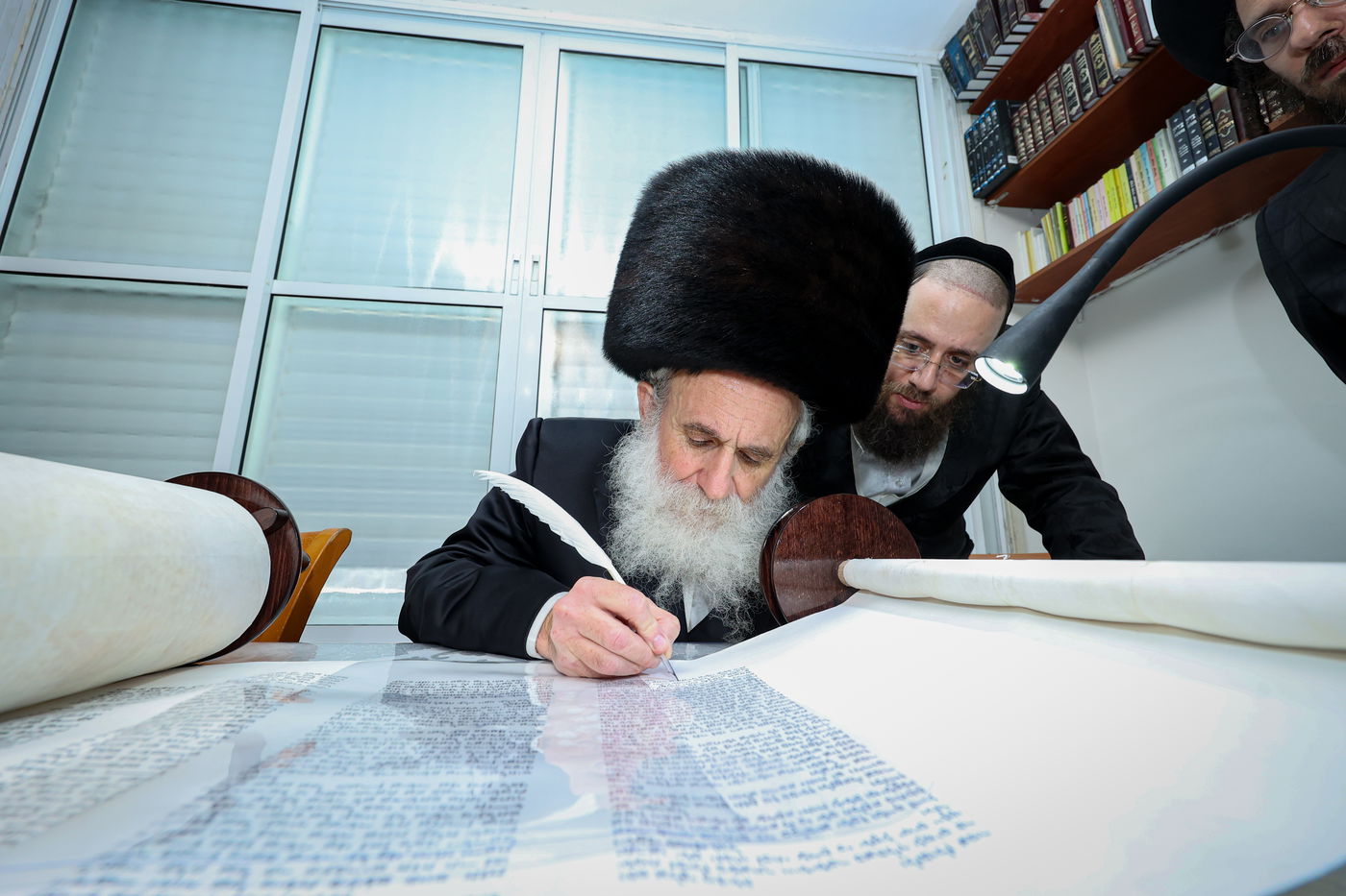 הכנסת ס"ת לישיבת אלכסנדר