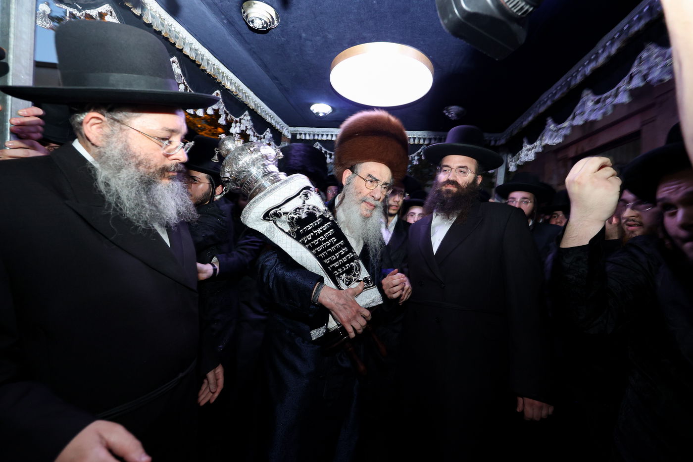 הכנסת ס"ת לישיבת אלכסנדר