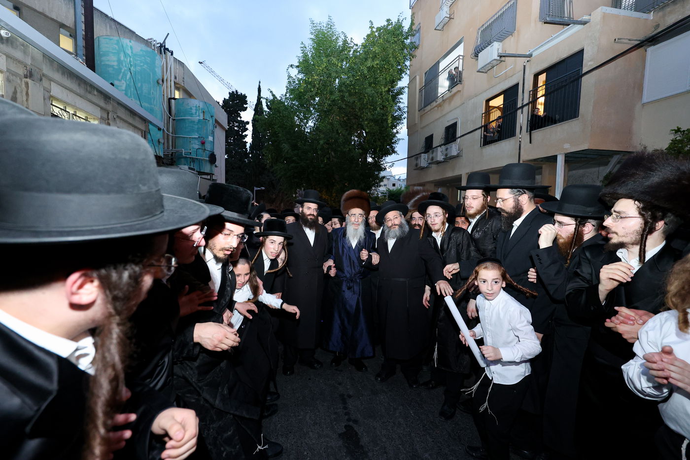 הכנסת ס"ת לישיבת אלכסנדר