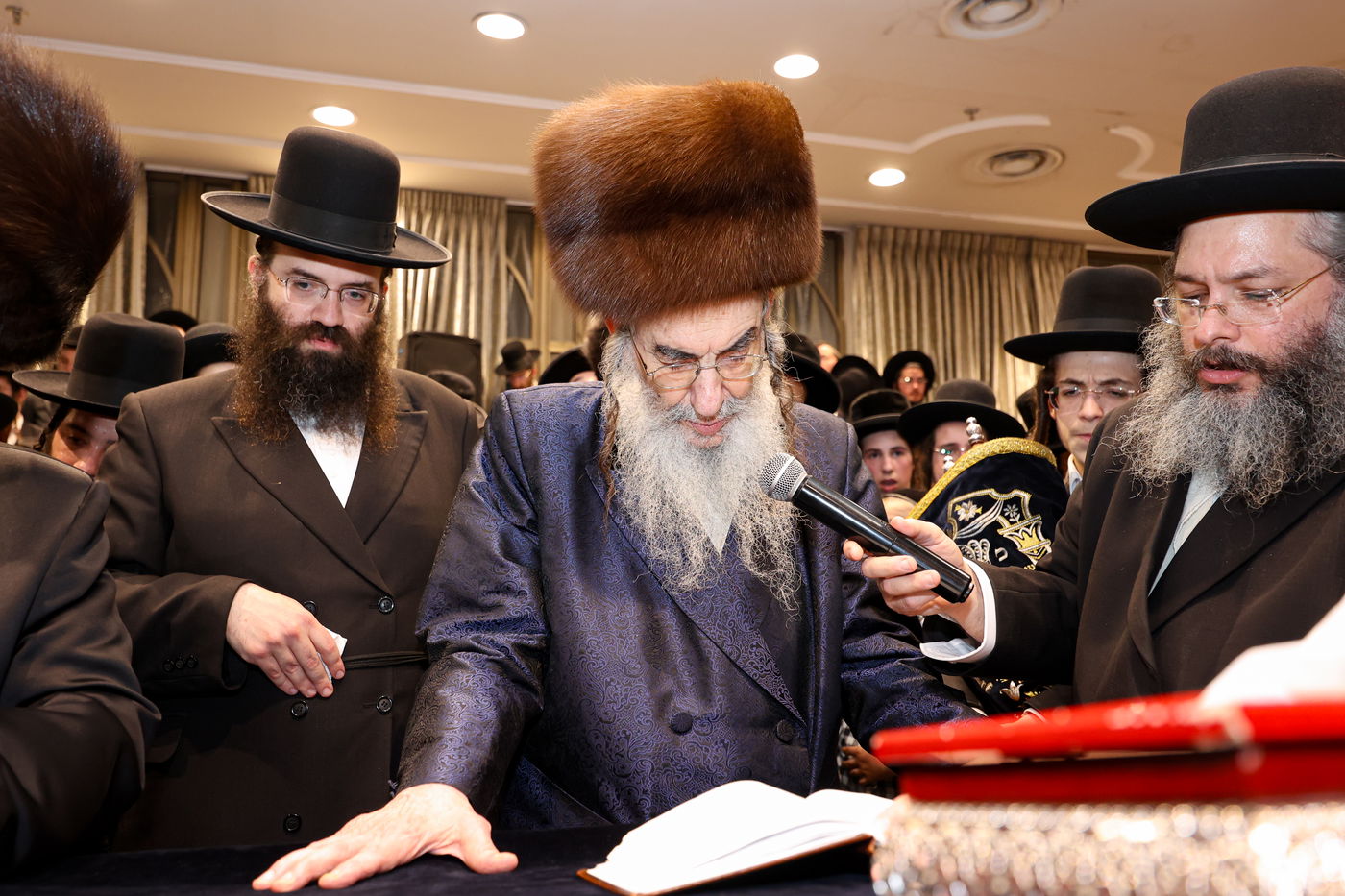 הכנסת ס"ת לישיבת אלכסנדר