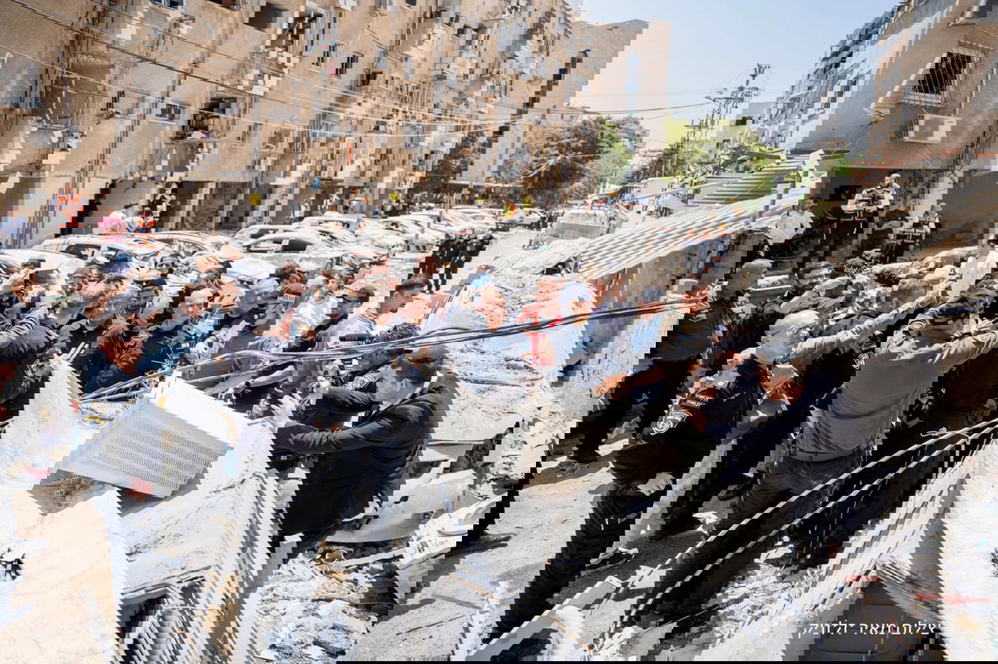 ההרס בזירת הנפילה בבני ברק