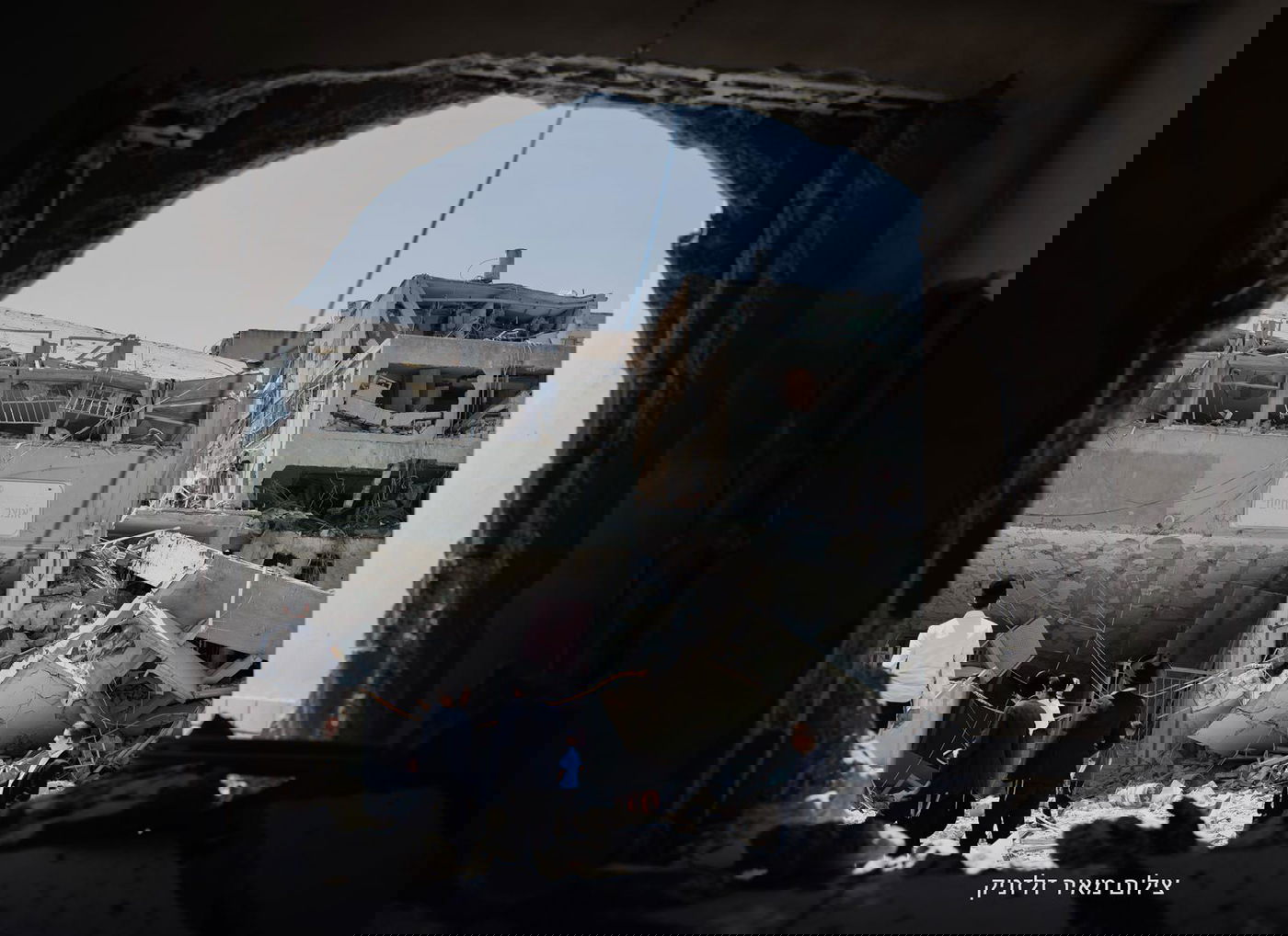 ההרס בזירת הנפילה בבני ברק, הבוקר