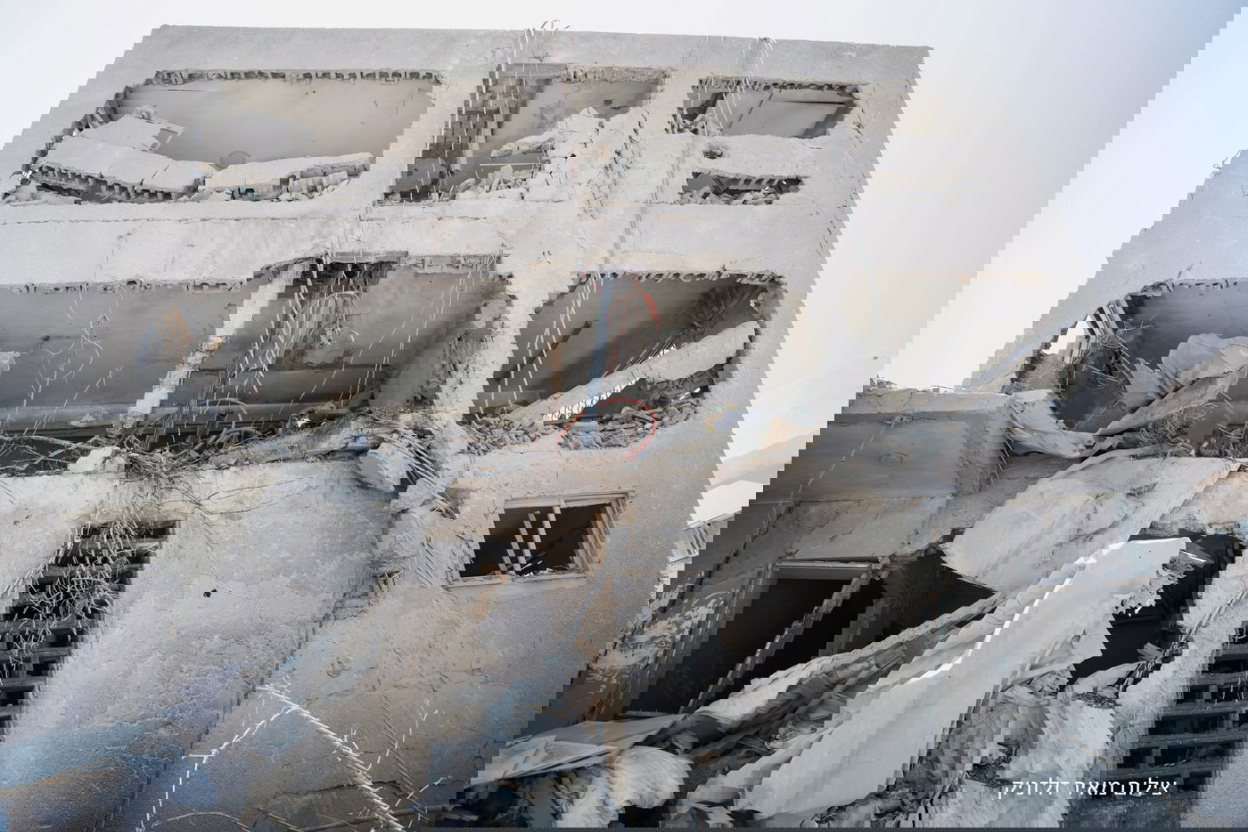 ההרס בזירת הנפילה בבני ברק