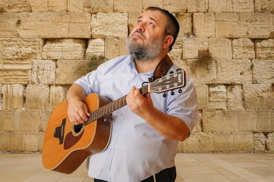 מאיר ברוק בסינגל קליפ חדש: "קולי תפילה"