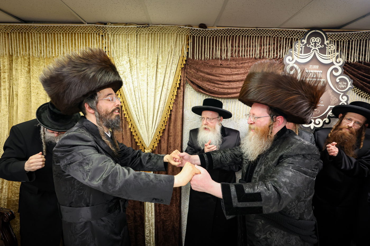 שמחת בית טרעבישאן - זוועהיל - פינסק קרלין