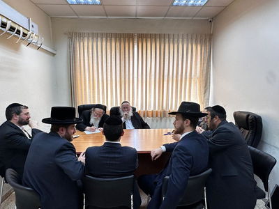 הרבנים בבני ברק, היום חותמים על המכתב