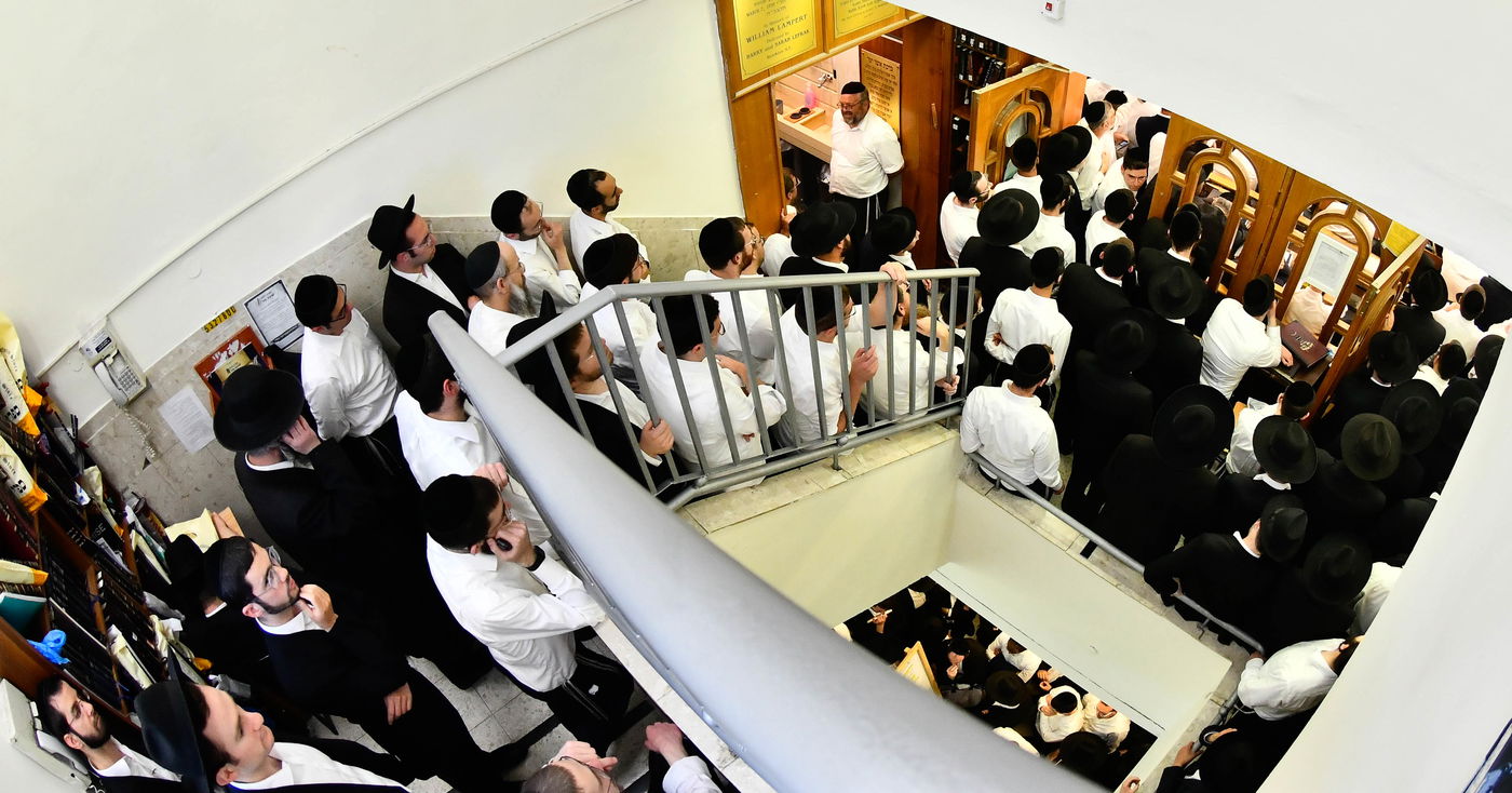 עצרת תפילה והתעוררות בישיבת מיר