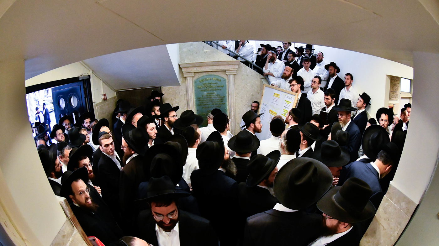 עצרת תפילה והתעוררות בישיבת מיר