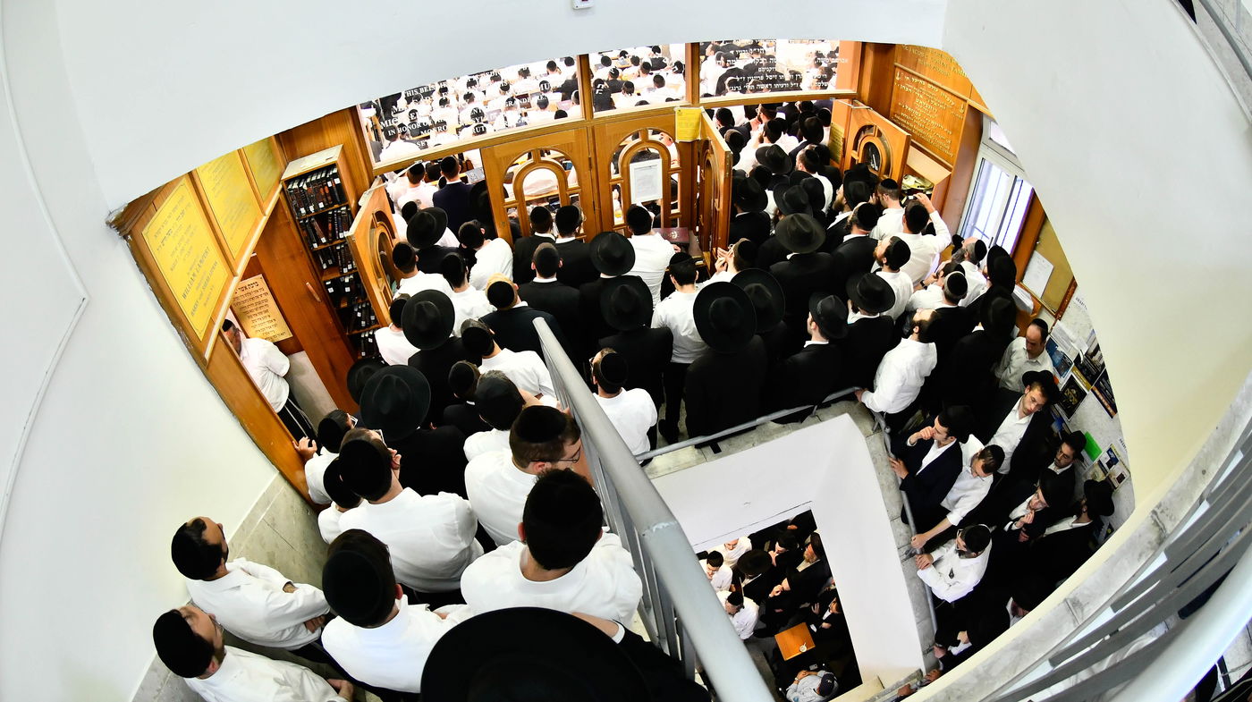 עצרת תפילה והתעוררות בישיבת מיר