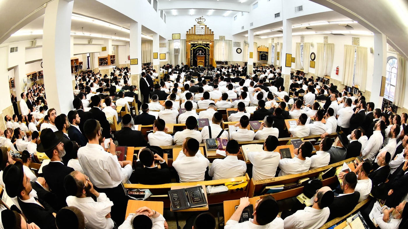 עצרת תפילה והתעוררות בישיבת מיר