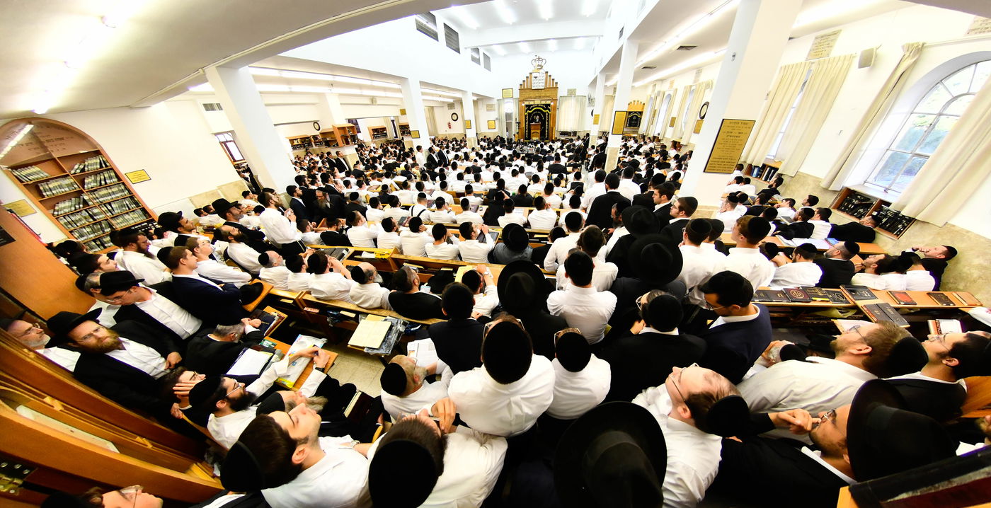 עצרת תפילה והתעוררות בישיבת מיר