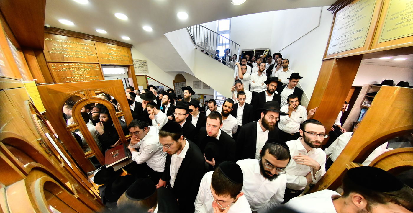 עצרת תפילה והתעוררות בישיבת מיר