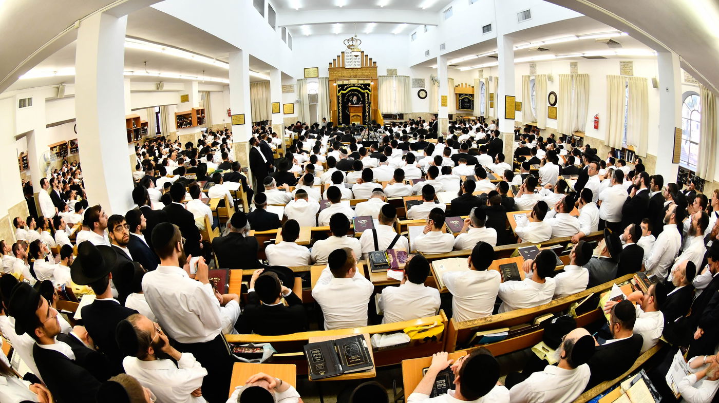 עצרת תפילה והתעוררות בישיבת מיר