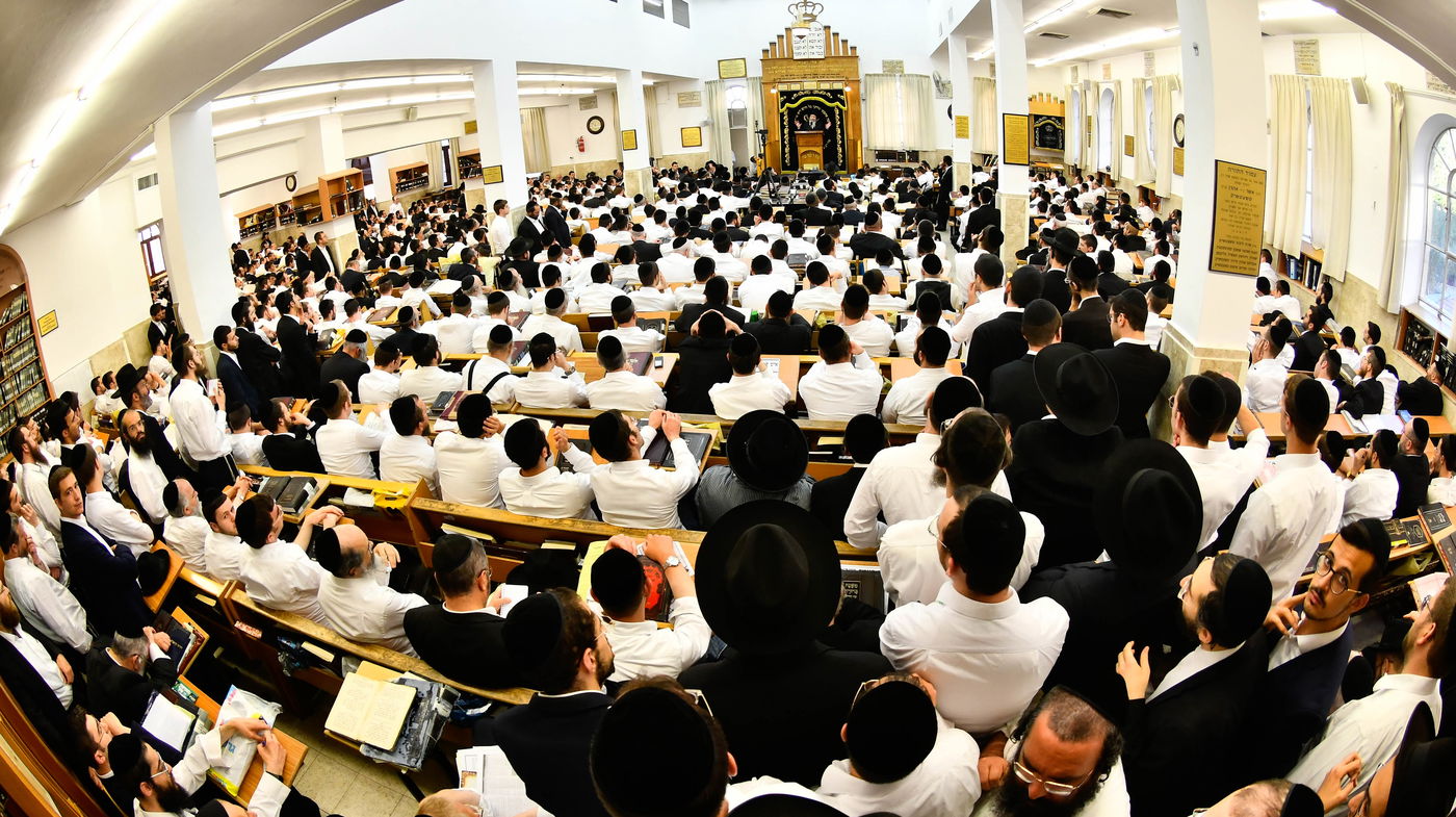 עצרת תפילה והתעוררות בישיבת מיר