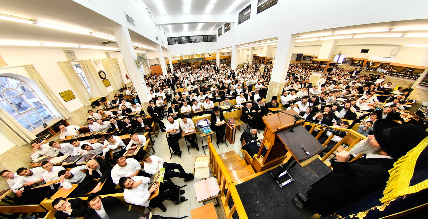 עצרת תפילה והתעוררות בישיבת מיר