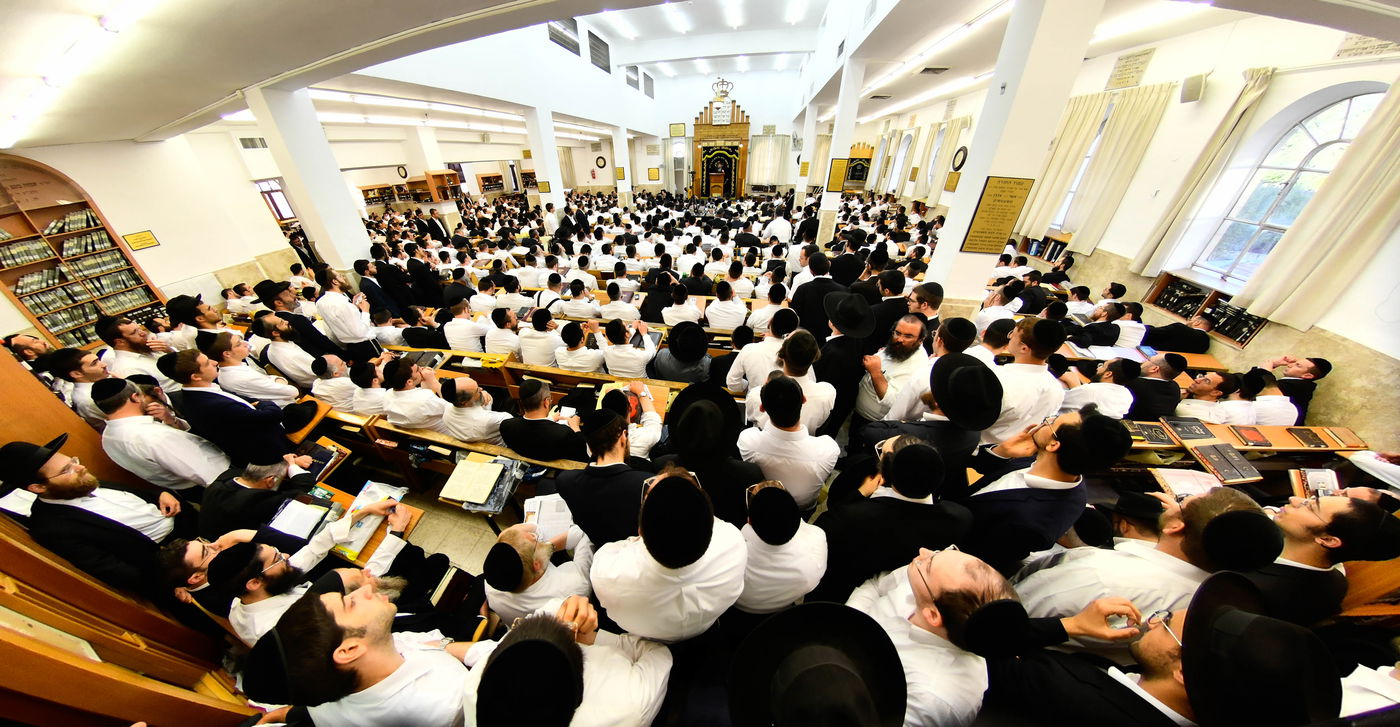 עצרת תפילה והתעוררות בישיבת מיר