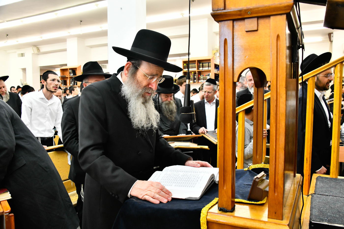 עצרת תפילה והתעוררות בישיבת מיר