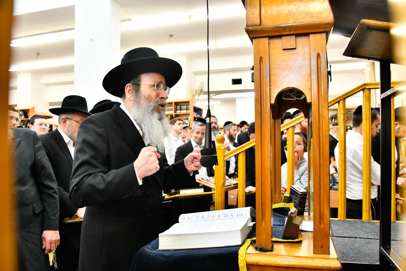 עצרת תפילה והתעוררות בישיבת מיר