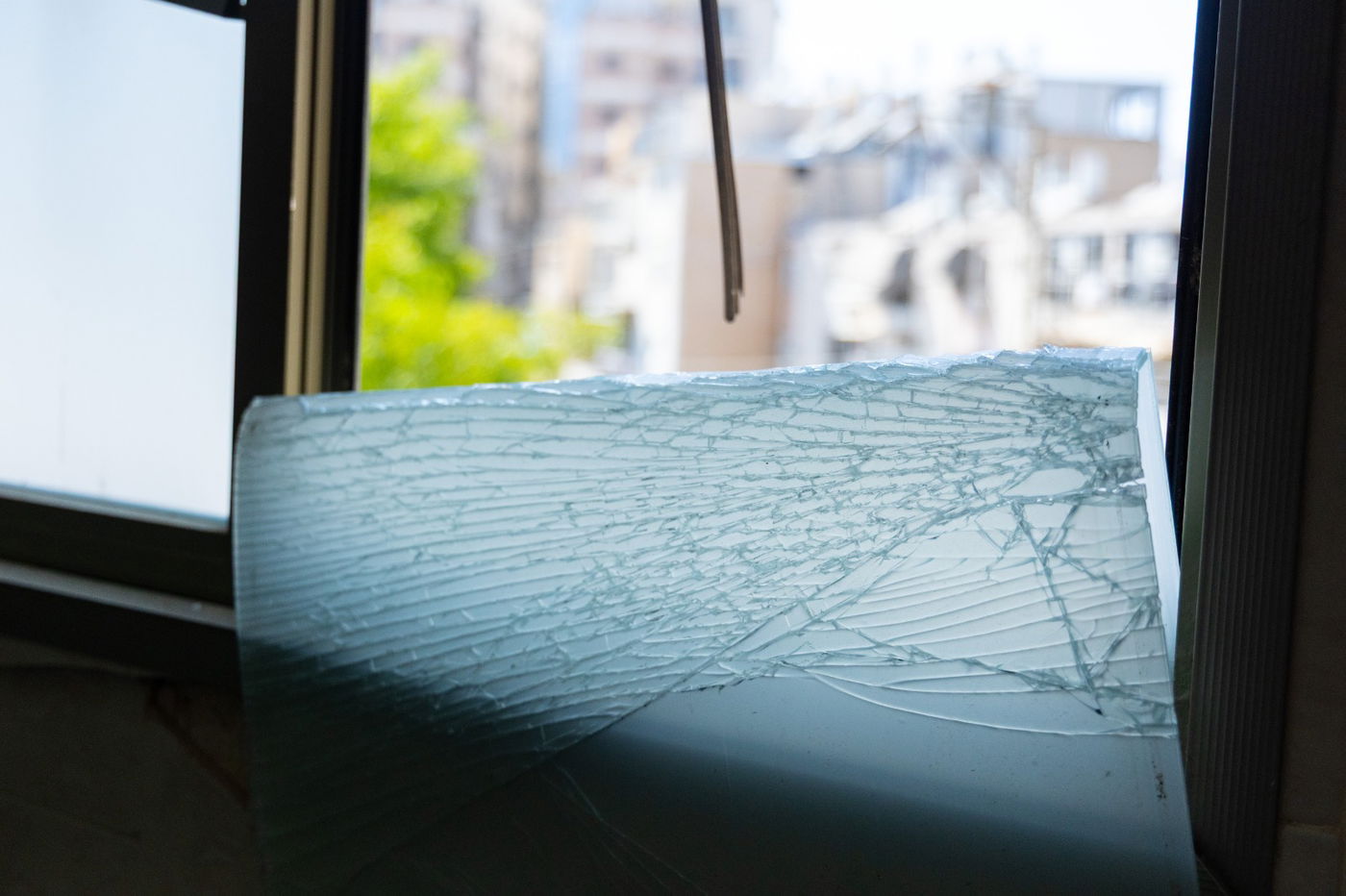 נזקי טיל האיראני בישיבת חב"ד בב"ב