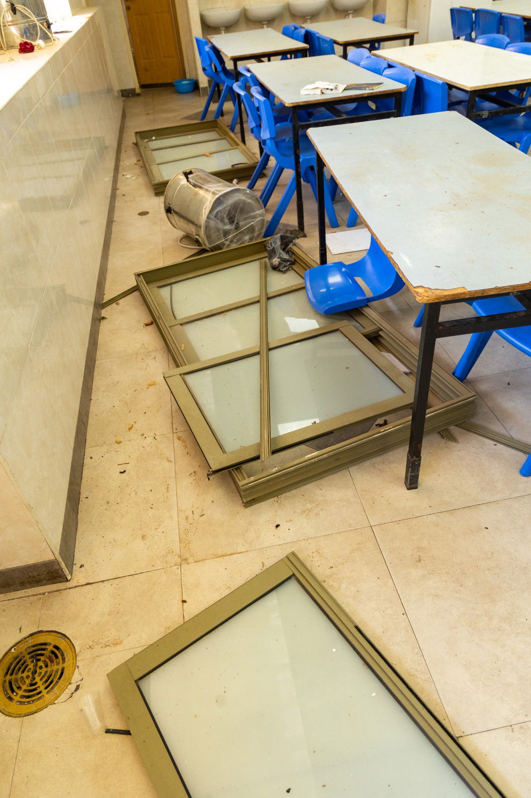 נזקי טיל האיראני בישיבת חב"ד בב"ב