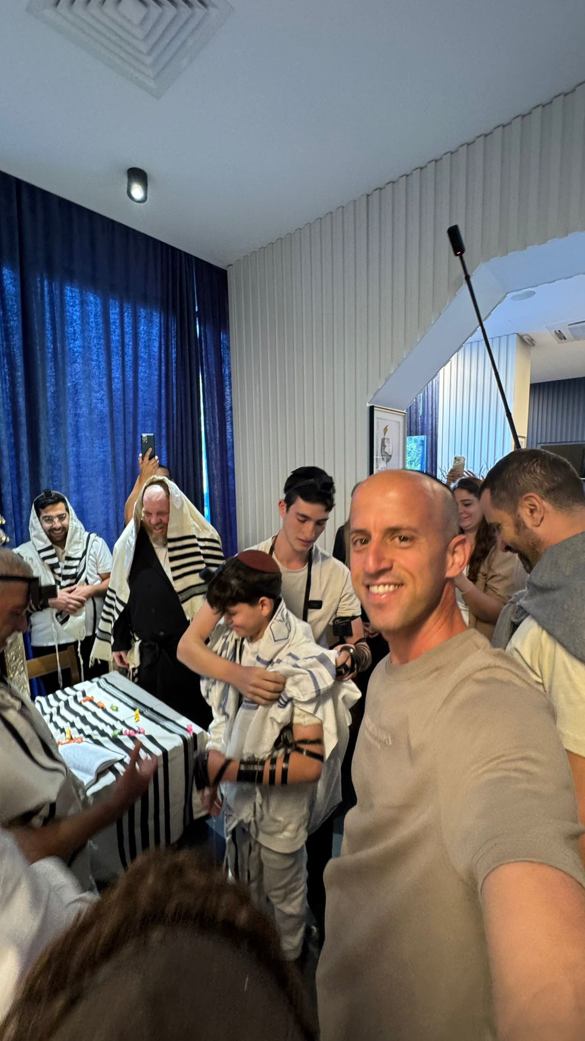 מגישת הטלוויזיה נתקעה בגאורגיה וחגגה שם בר מצווה לבנה | תיעוד