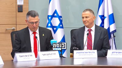 "תשקול היטב": ה'טיפ' של השר לבכיר הצבאי המתלבט בטהרן | צפו