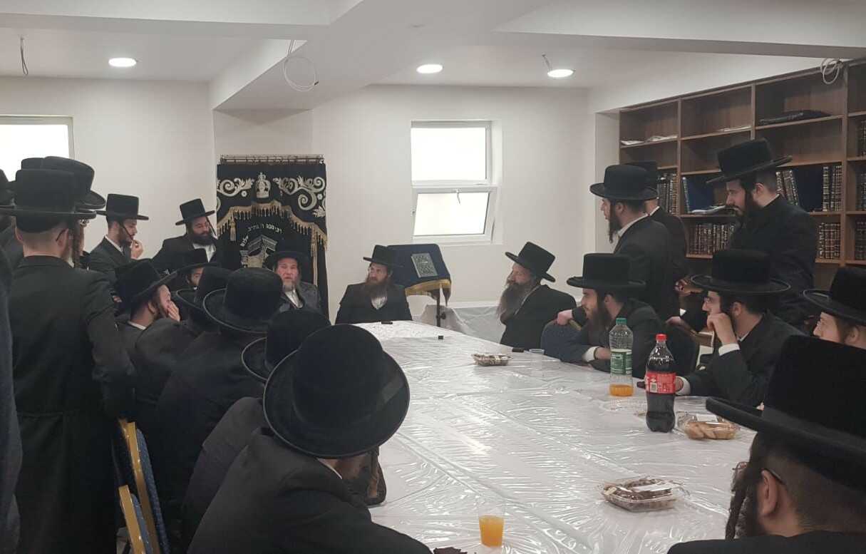 הגה"צ רבי יעקב מרדכי הגר בביקור בזק בלונדון