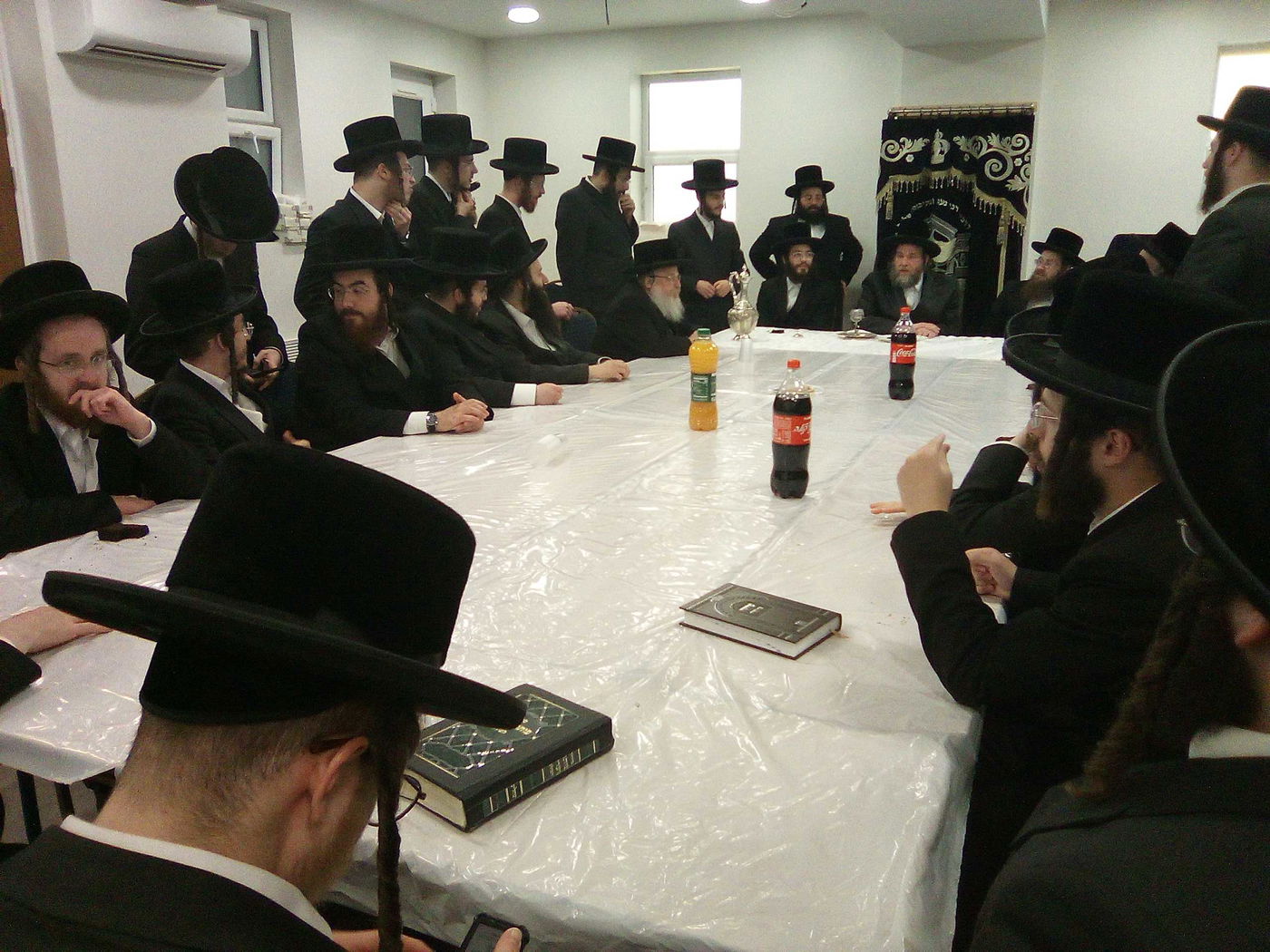 הגה"צ רבי יעקב מרדכי הגר בביקור בזק בלונדון