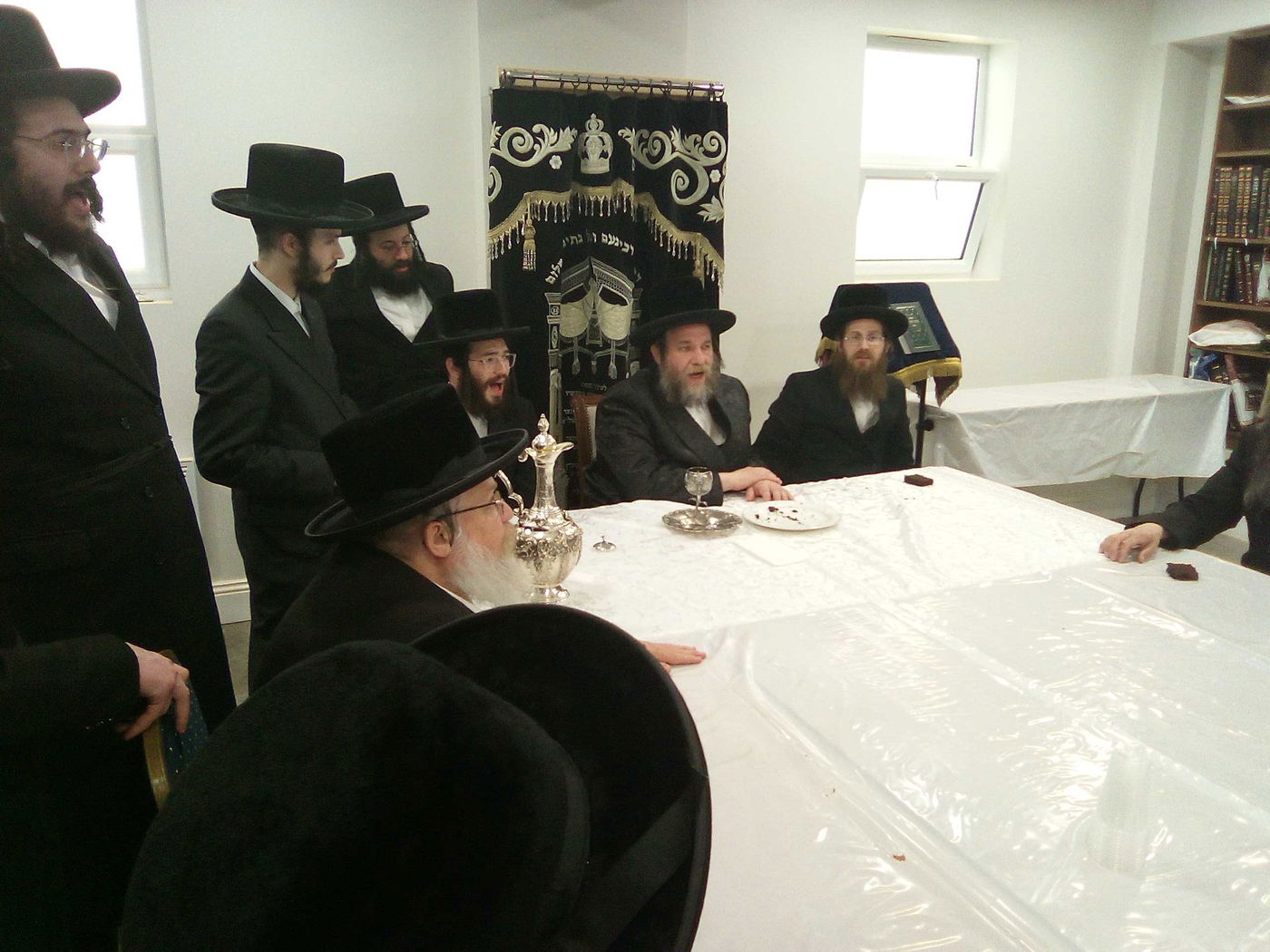 הגה"צ רבי יעקב מרדכי הגר בביקור בזק בלונדון